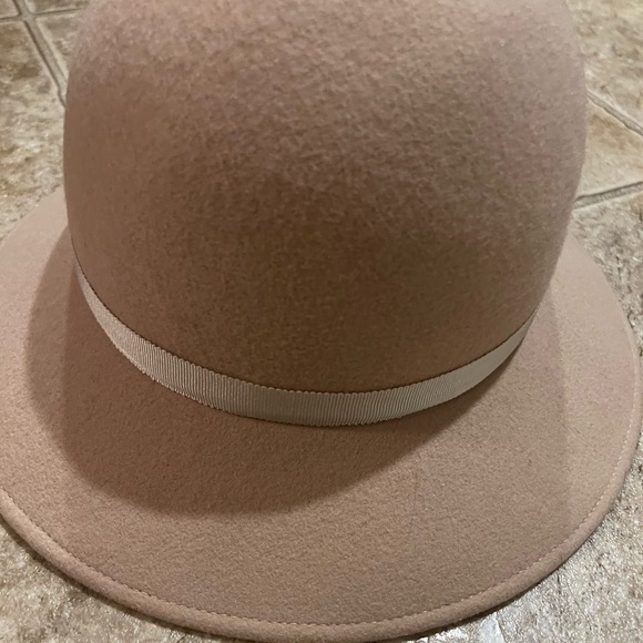 Madcaps‎ Women’s Brimmed Tan Wool Hat - Picture 7 of 7